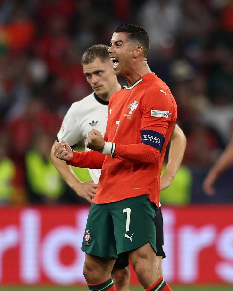 本菲卡轻取巴黎圣日耳曼,C罗扑点救主欧联杯 本菲卡轻取巴黎圣日耳曼,C罗扑点救主欧联杯